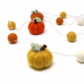 HAND FELTED GARLAND: PUMPKINS